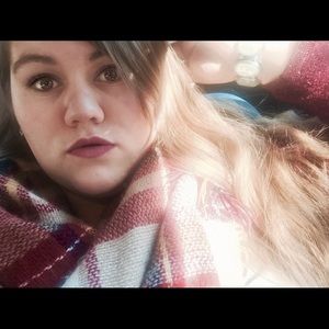 Meet your Posher, Savannah